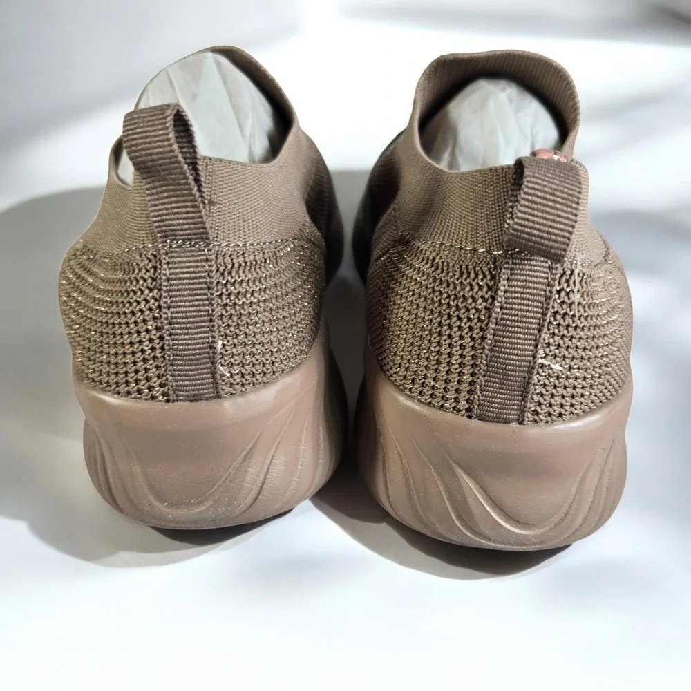 Qupid Triad-01 Dark Taupe Flyknit Slip On Comfort Casual Shoes‎ Women's Size 8